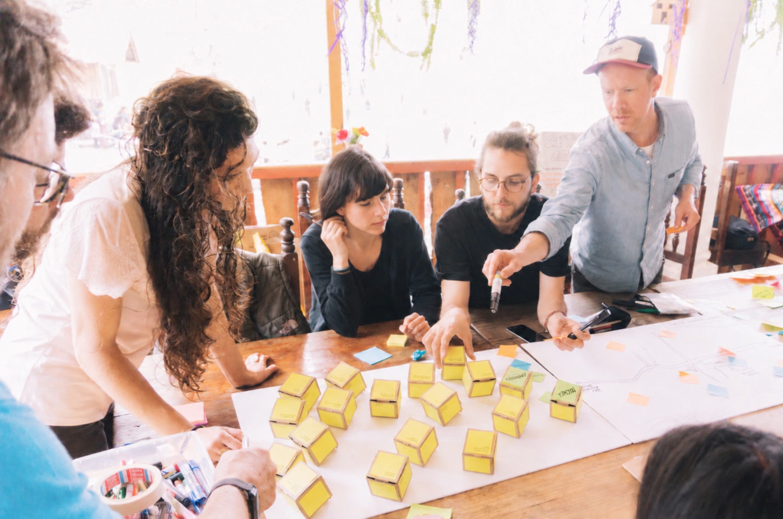 A team at work in a session with Link4